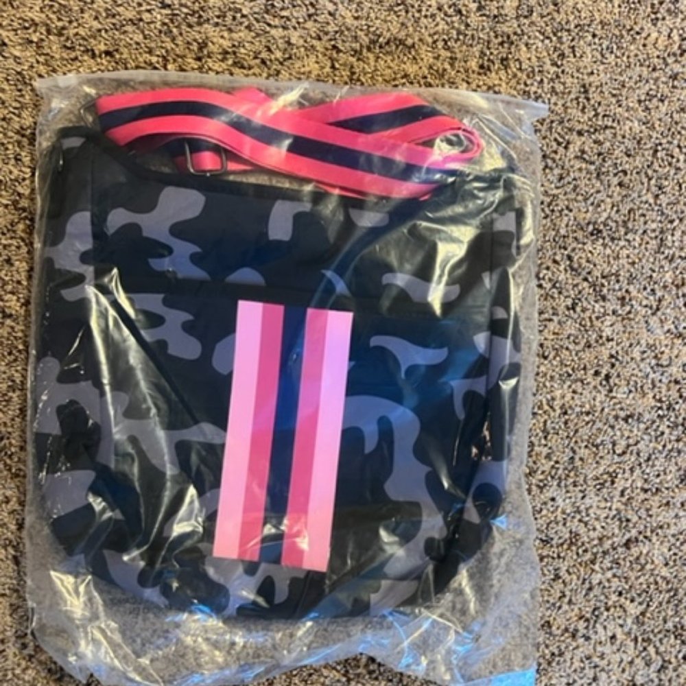 NWT NEOPRENE BAG